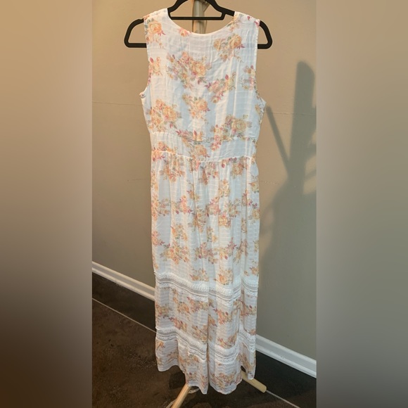 NWT Francesca’s floral button down maxi dress - Picture 5 of 11